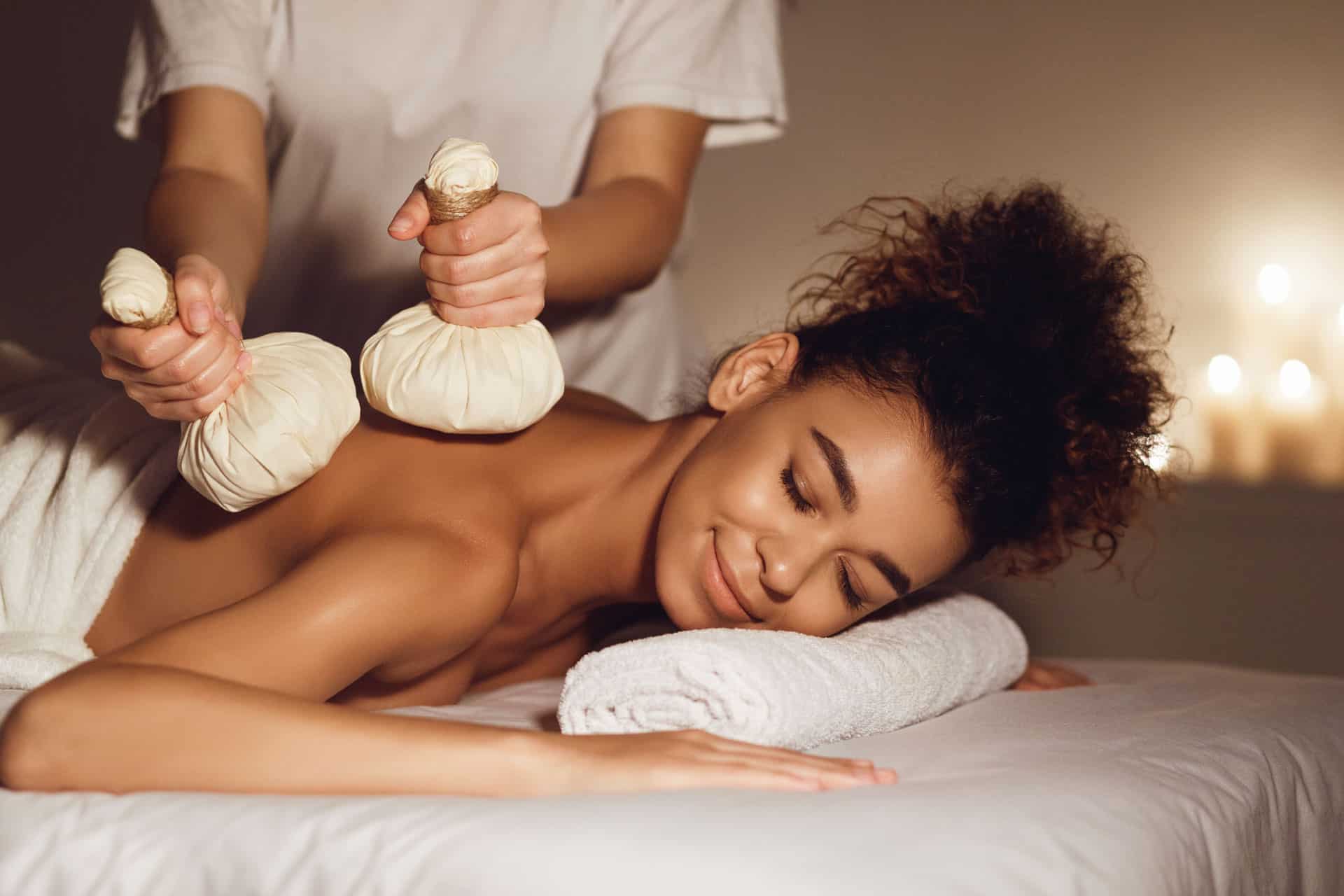 body-care-massage-with-hot-herbal-balls-for-deep-EWAUYRQ.jpg